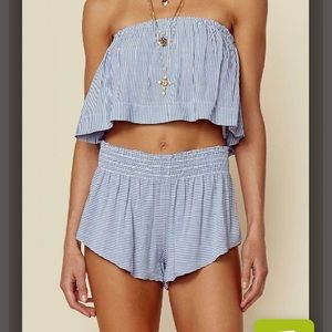 Planet Blue Lina Frill Set